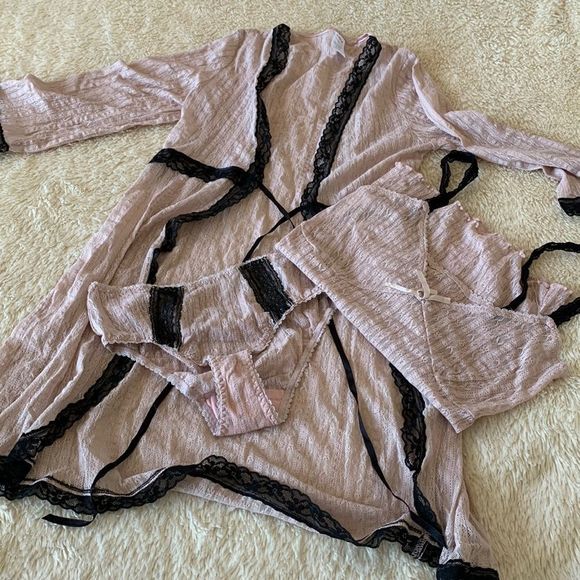 Black and Pink robe set - Picture 4 of 16